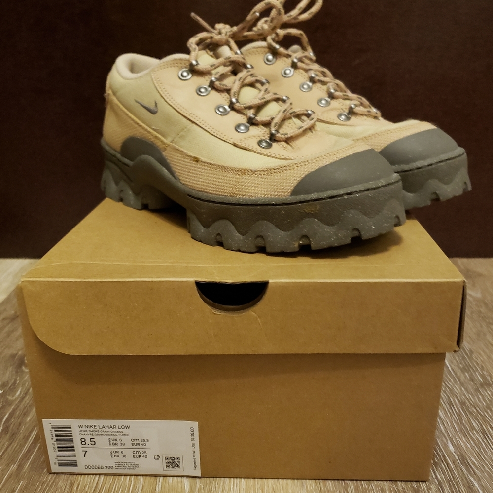 Nike Lahar Low Women's Shoe